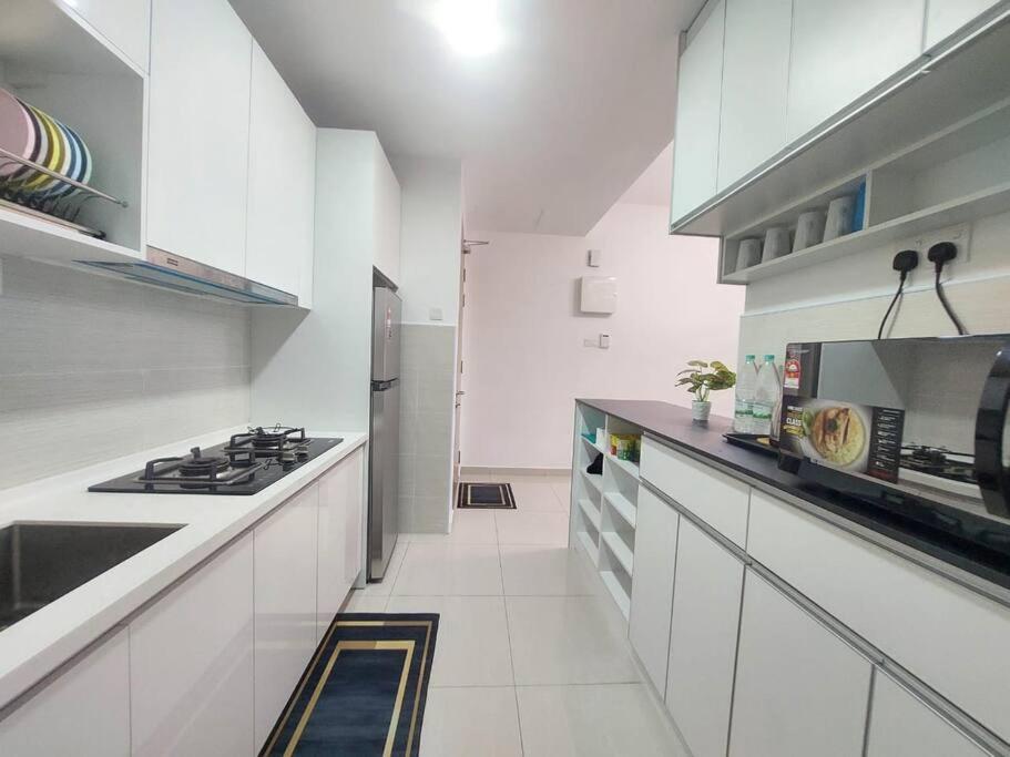 Legasi at Kampong Bahru with full KL view, 10min walk train station & KLCC