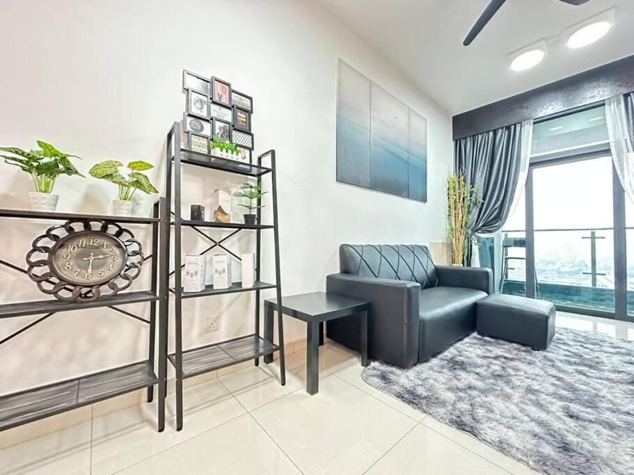 Legasi at Kampong Bahru with full KL view, 10min walk train station & KLCC