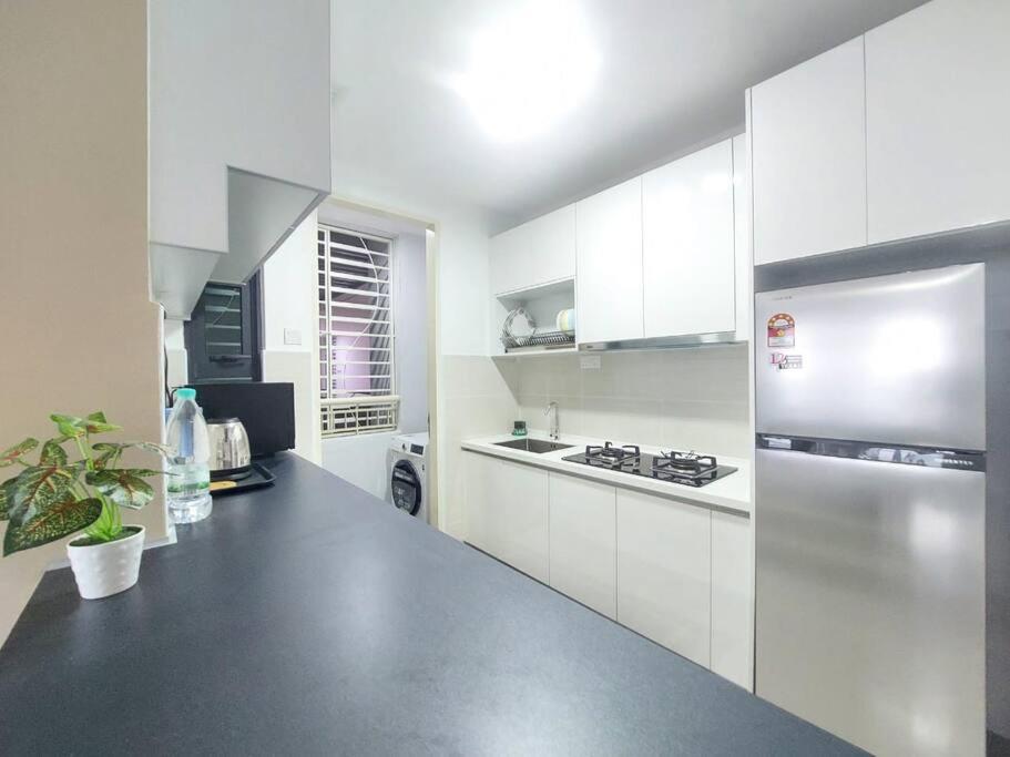 Legasi at Kampong Bahru with full KL view, 10min walk train station & KLCC