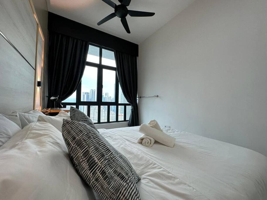 Legasi at Kampong Bahru with full KL view, 10min walk train station & KLCC