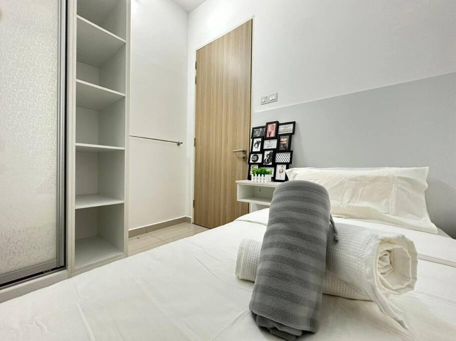 Legasi at Kampong Bahru with full KL view, 10min walk train station & KLCC