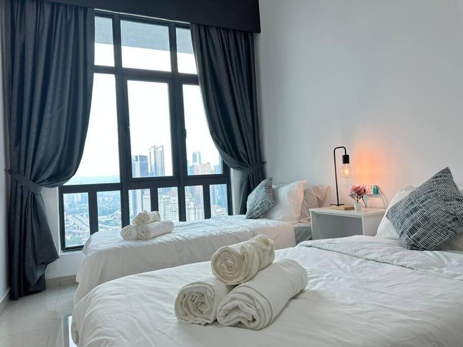 Legasi at Kampong Bahru with full KL view, 10min walk train station & KLCC