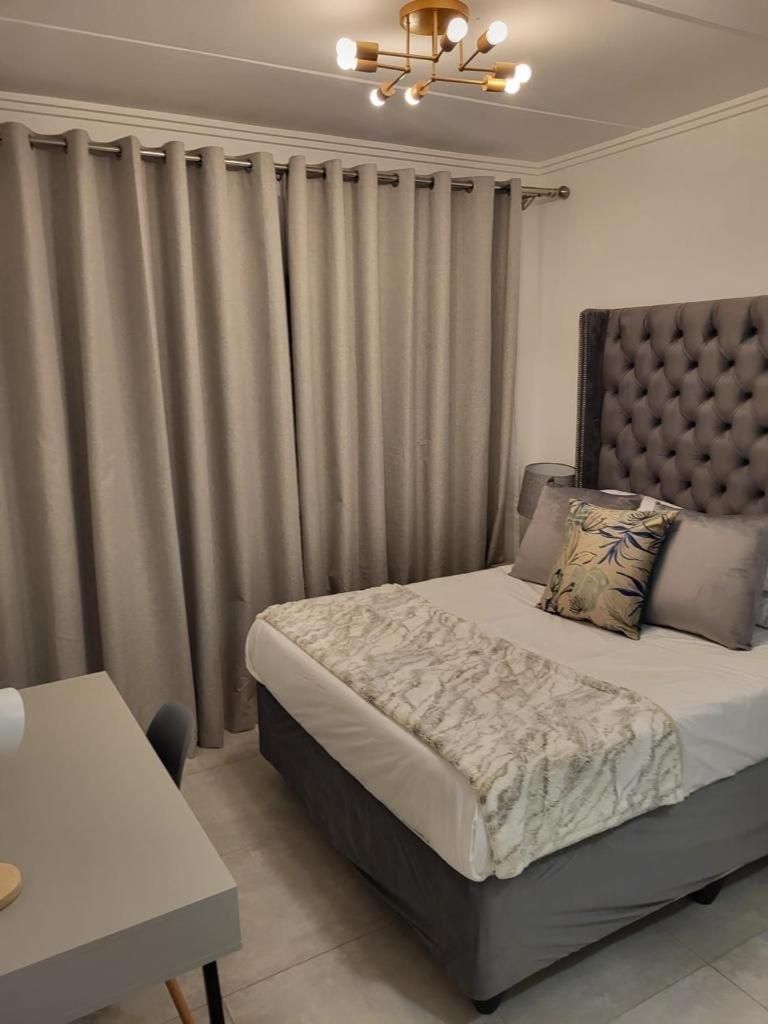 Medon Luxury Suites with power back up Bryanston Sandton