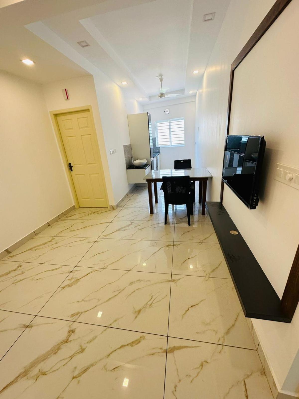 ASTROS APARTMENT