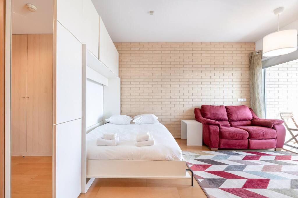 VIVA Stadium Residence Studios