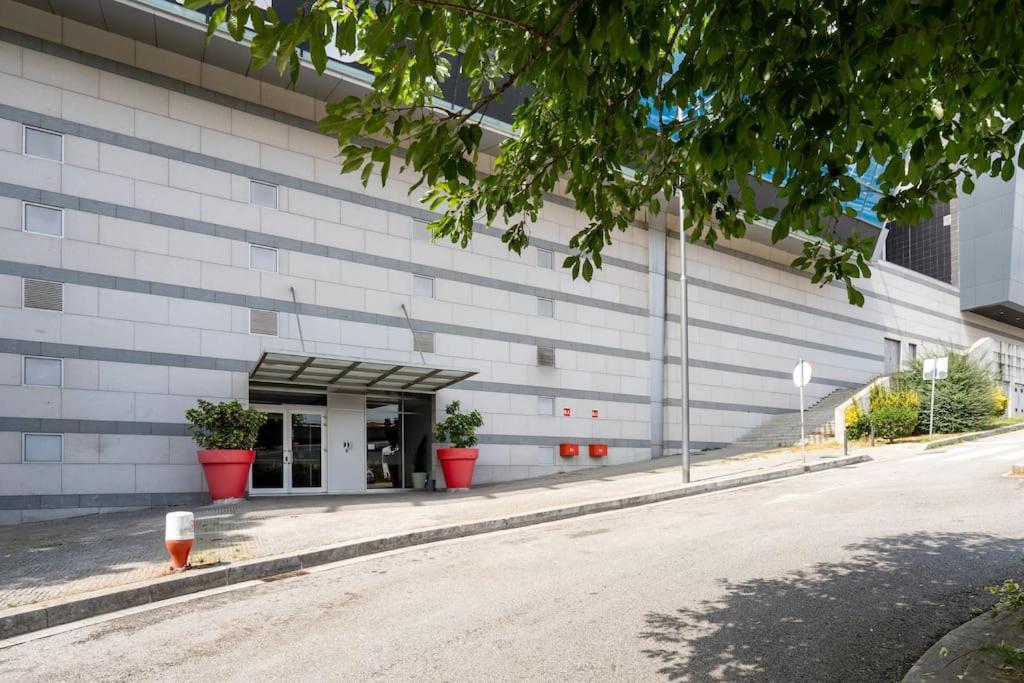 VIVA Stadium Residence Studios