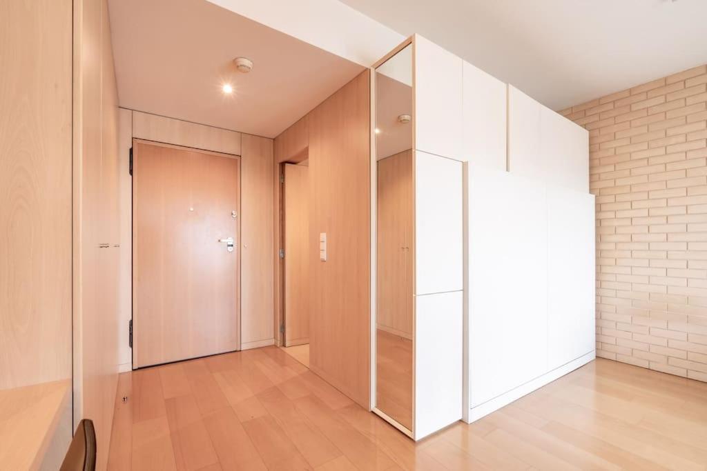 VIVA Stadium Residence Studios