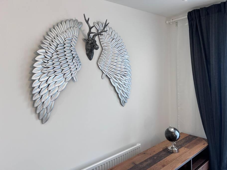 Luxury 10 Bed Palace w/ Parking view 5