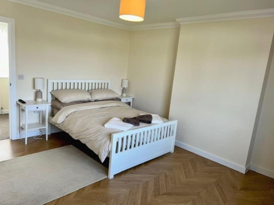 BOURNECOAST - Lovely Annex with Courtyard - FM8509 view 2