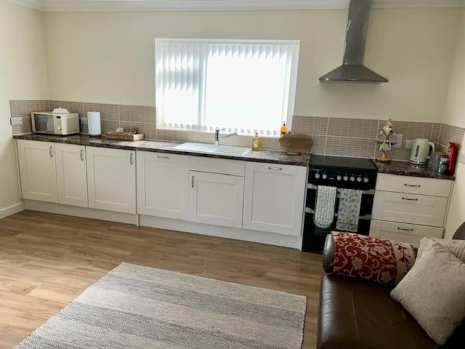 BOURNECOAST - Lovely Annex with Courtyard - FM8509 view 3