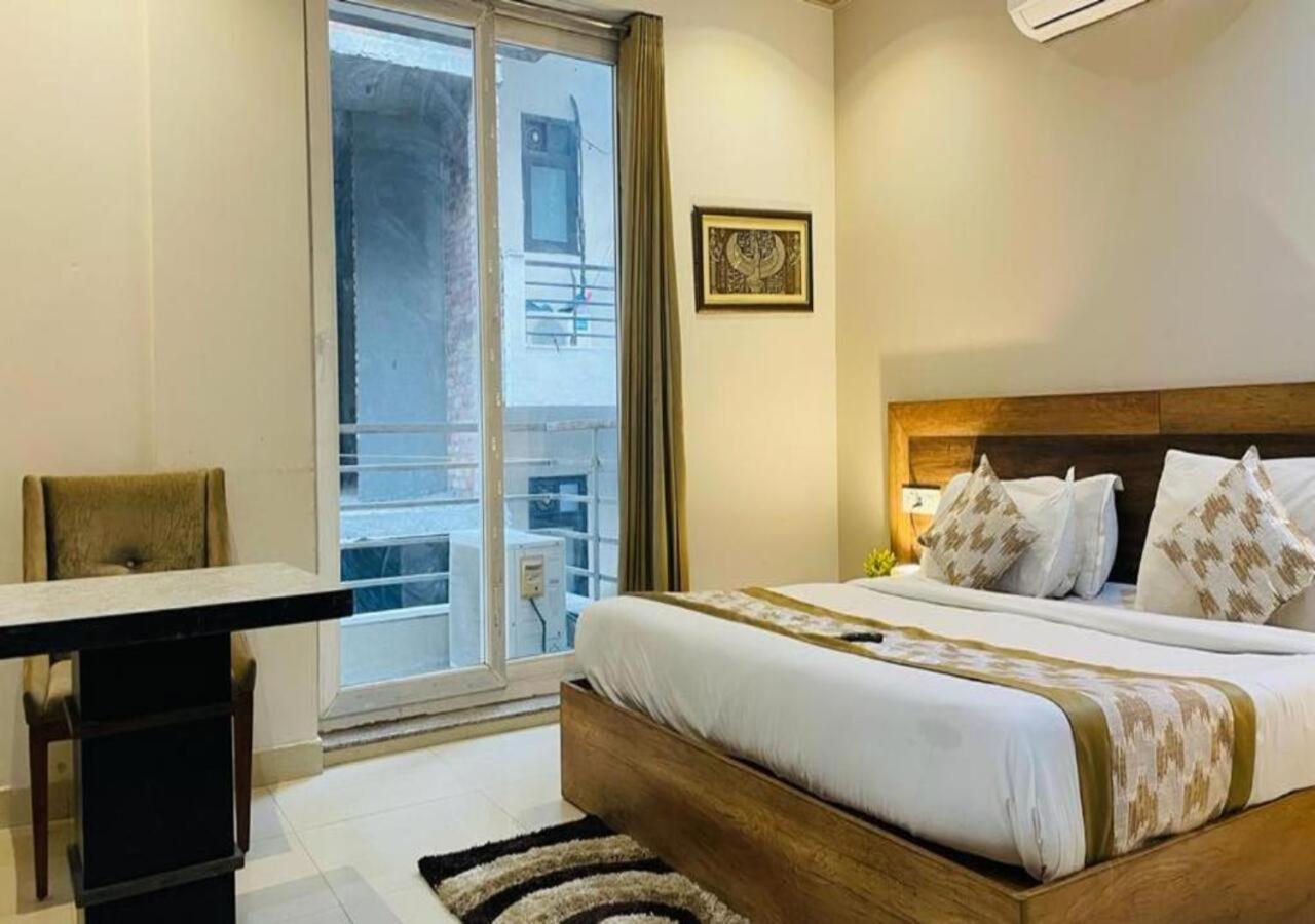 Mallenzo suites