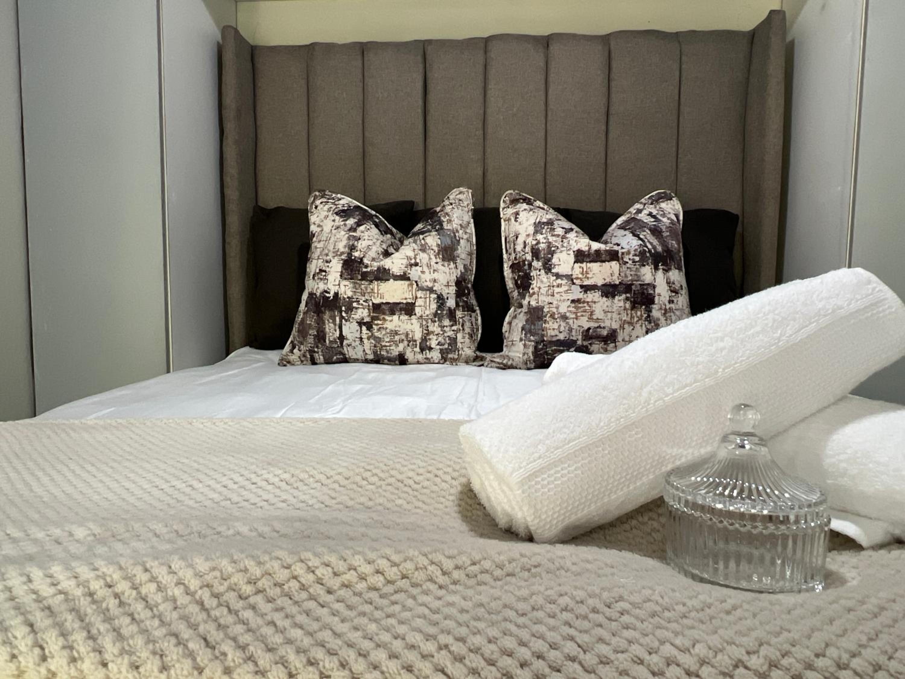 Cosy Nest 5 min to Sandton City 16