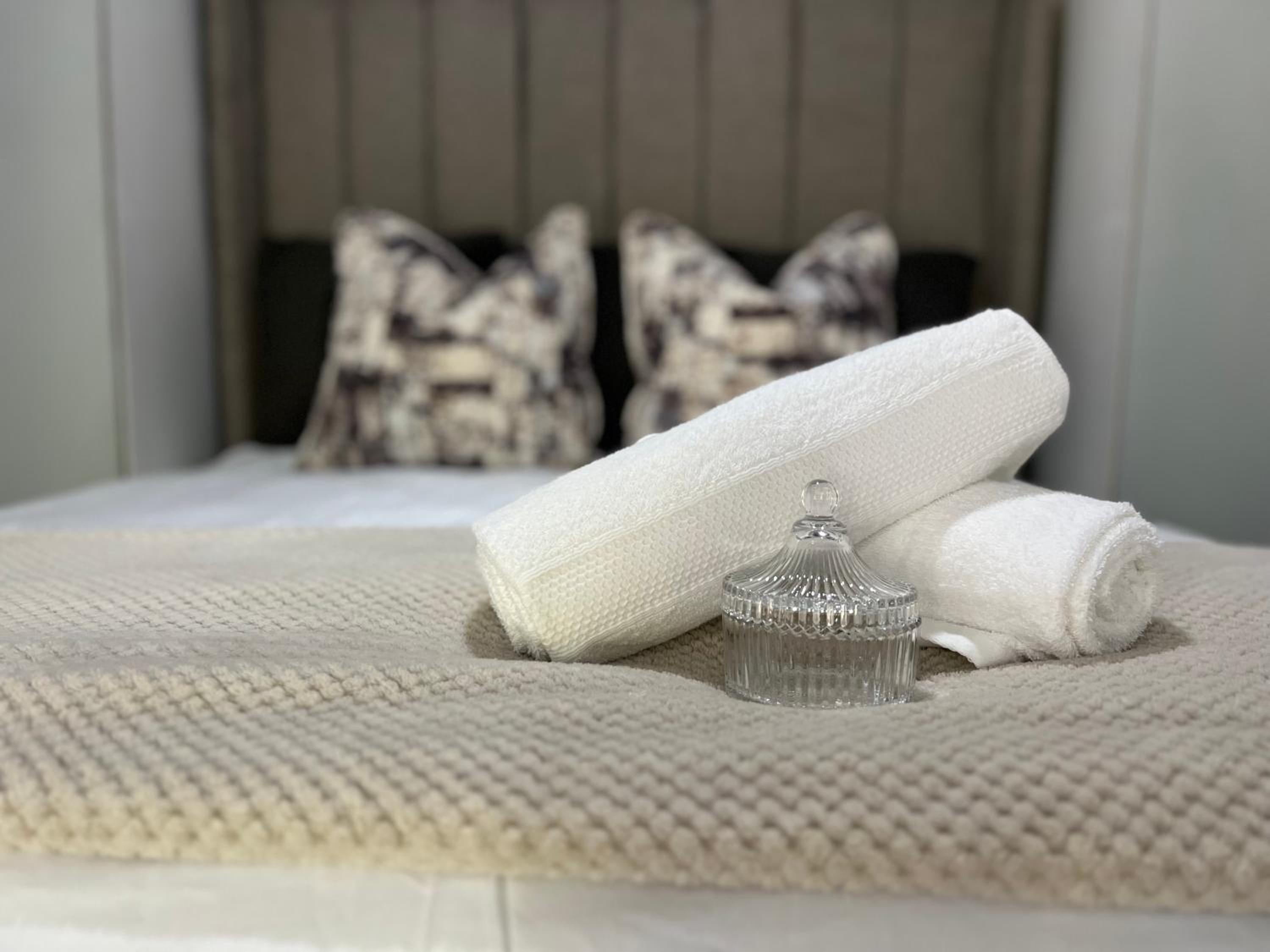 Cosy Nest 5 min to Sandton City 16