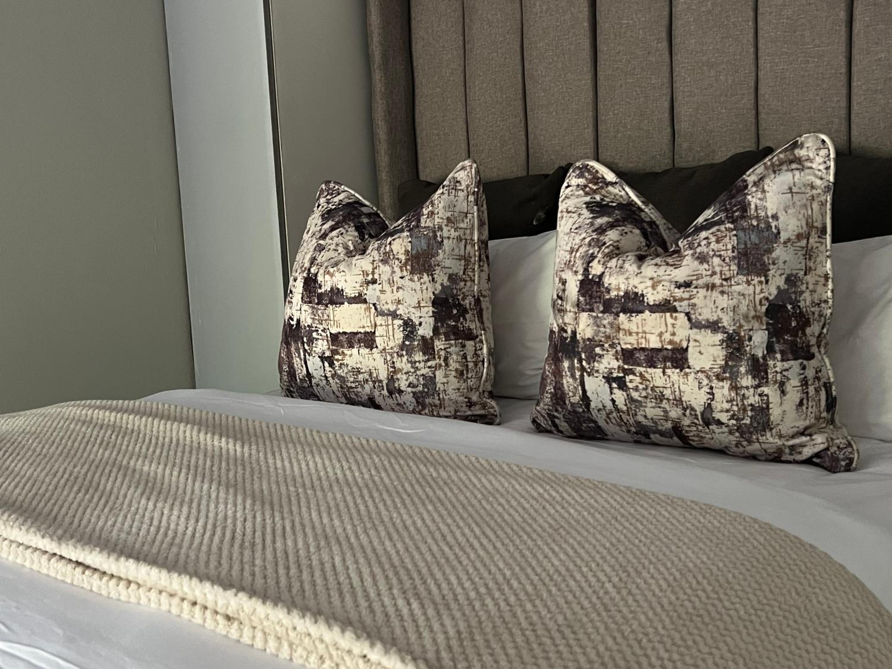 Cosy Nest 5 min to Sandton City 16