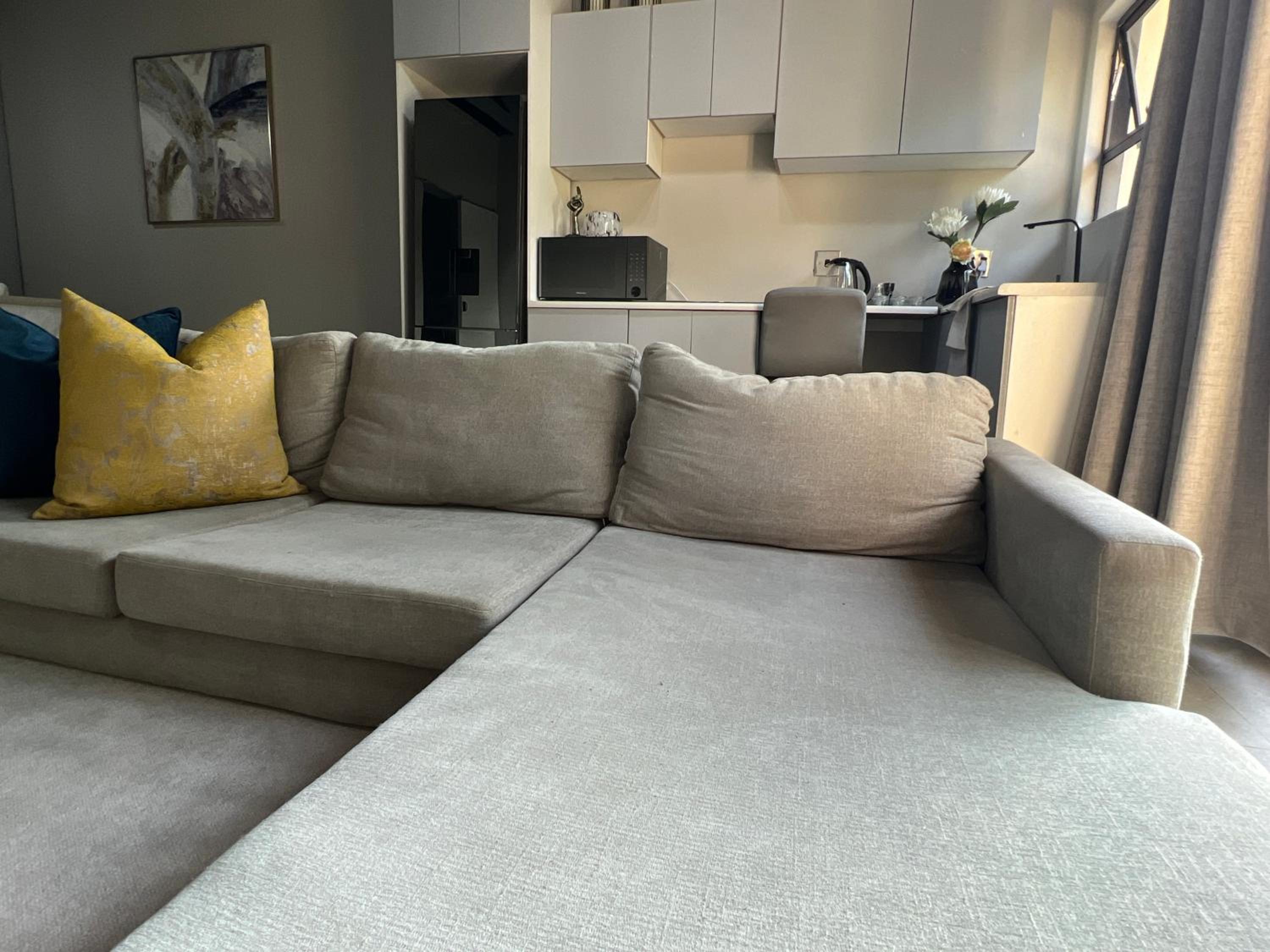 Cosy Nest 5 min to Sandton City 16