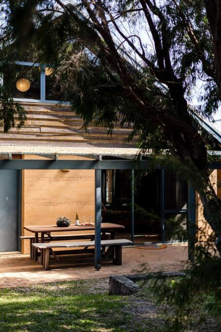 Beachy Sleeps! Eco Friendly Family Retreat