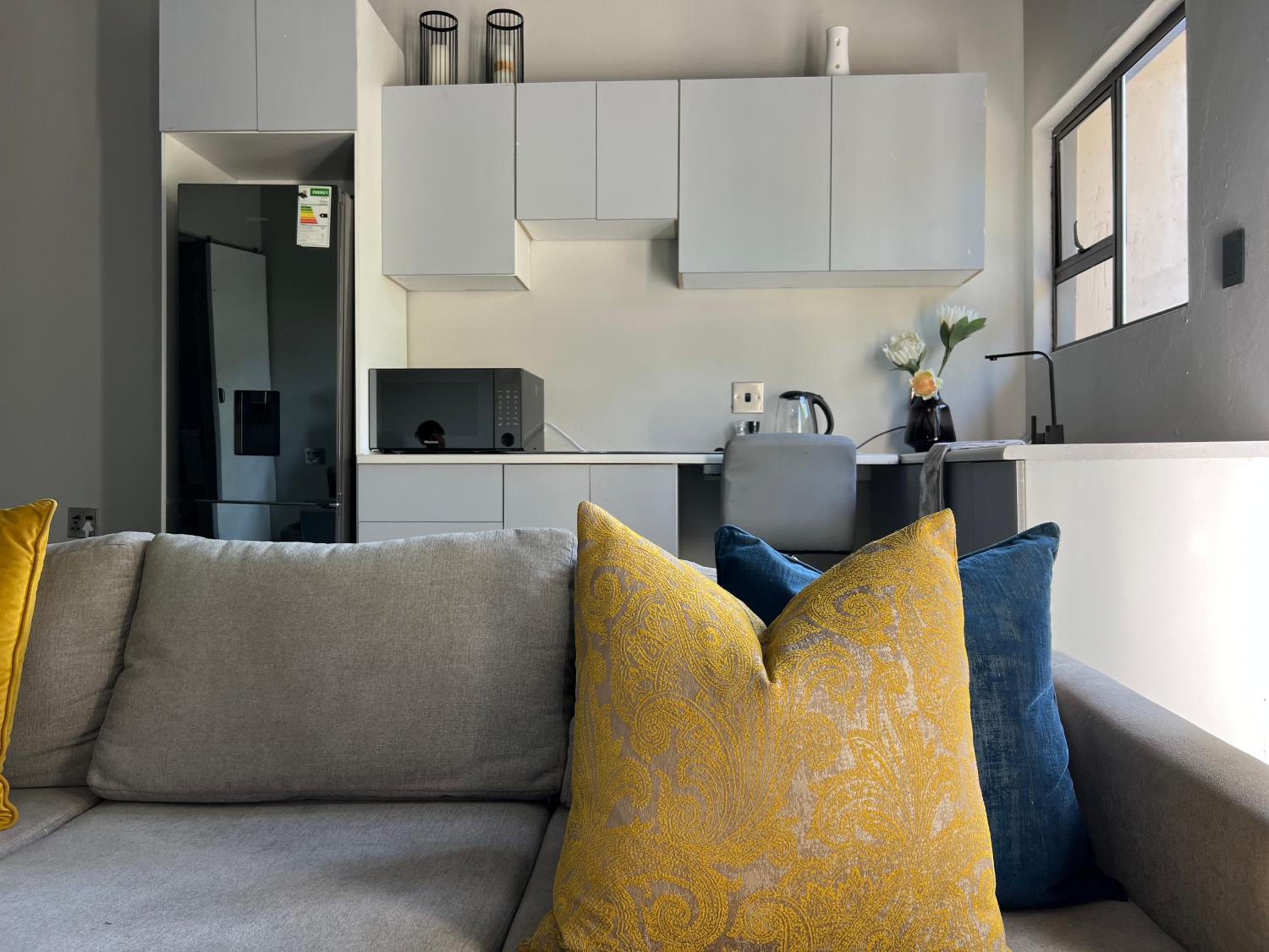 Cosy Nest 5 min to Sandton City 16
