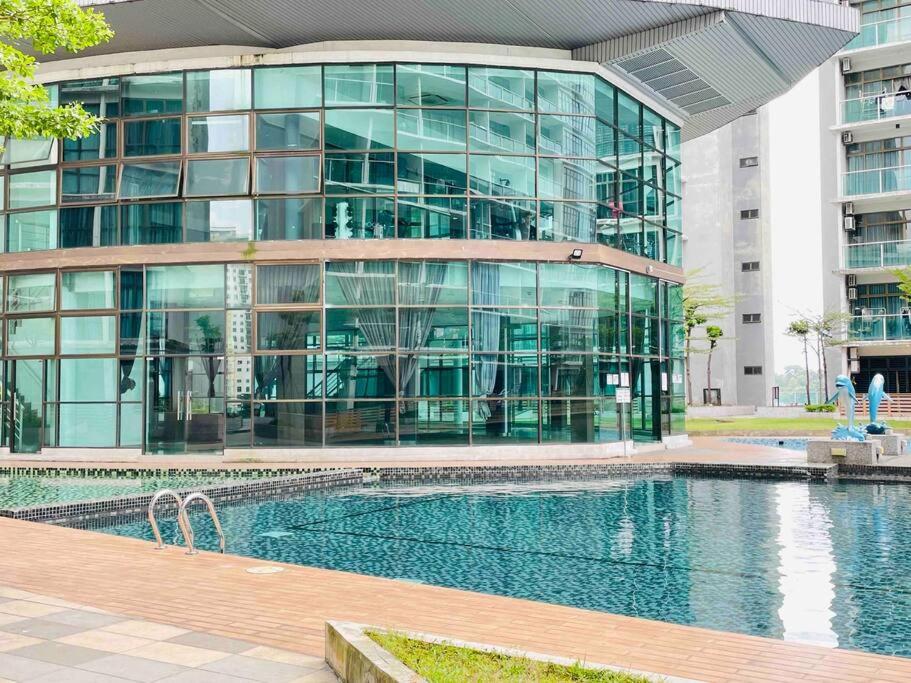 Mount Austin Palazio High Floor studio 2-4pax with TV box 5mins AEON C217