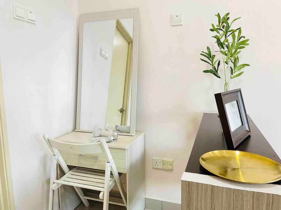 Mount Austin Palazio High Floor studio 2-4pax with TV box 5mins AEON C217