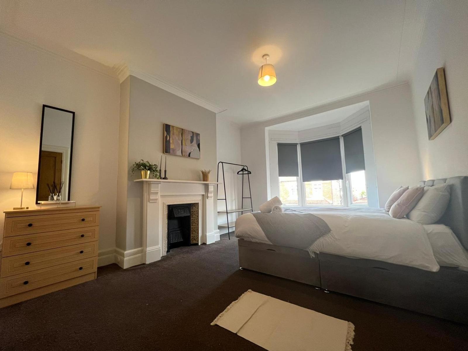 South Shields Vacations - Alexander Apartments West Harton - Property Image 1