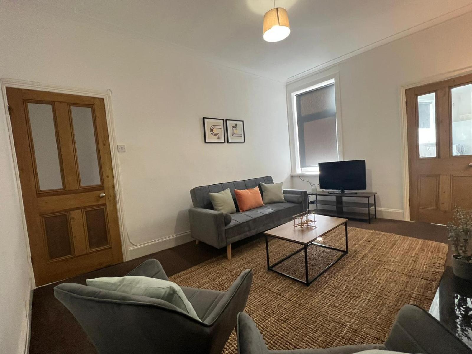 South Shields Vacations - Alexander Apartments West Harton - Property Image 2
