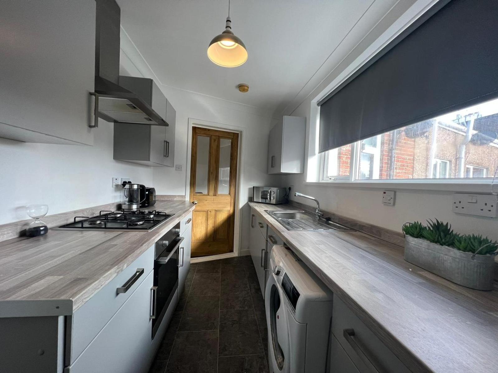 South Shields Vacations - Alexander Apartments West Harton - Property Image 4