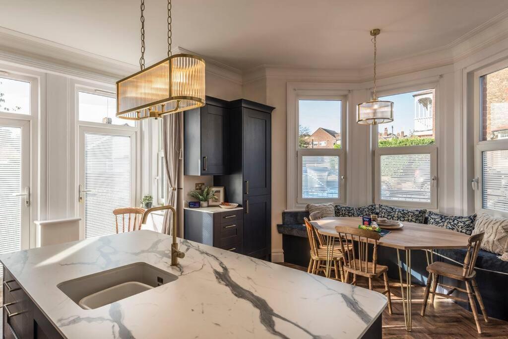 Westfield Lodge: Charming 4 bed, 4 bath house in Broadstairs view 2