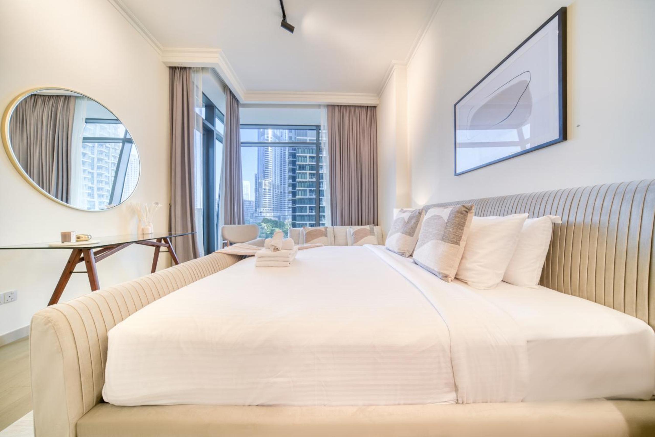 Burj Vista, Downtown Dubai - Burj Khalifa View - Mint Stay