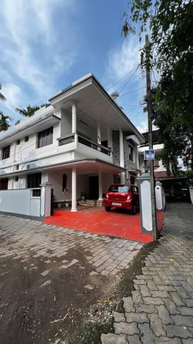 Hosted by Resmi Jayalal view 4