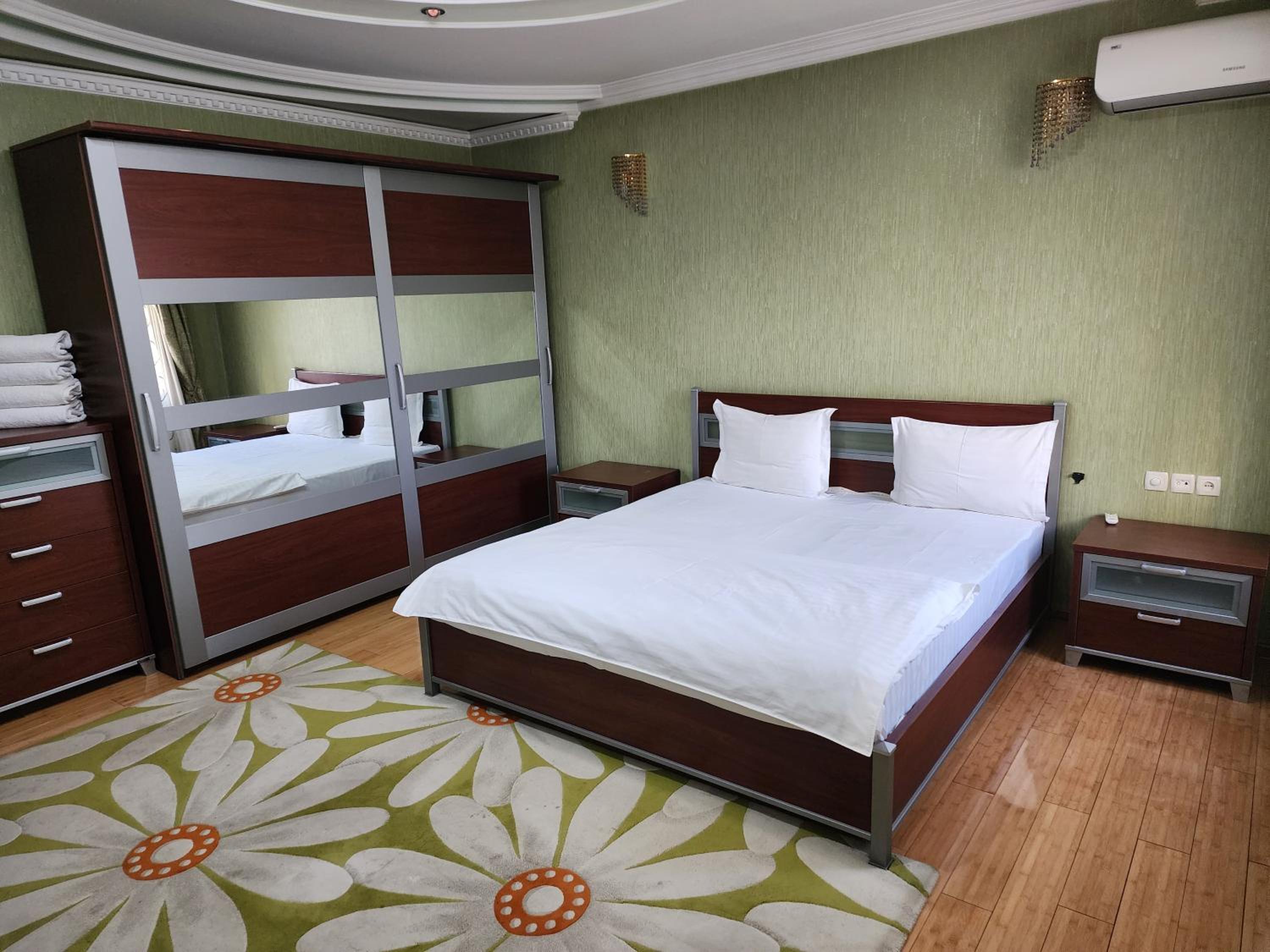 CHEKHOV APARTMENT