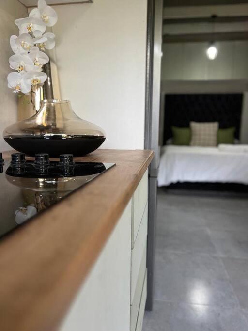 Johannesburg Vacations - Luxury apt walk to Melrose Arch 10 - Property Image 1
