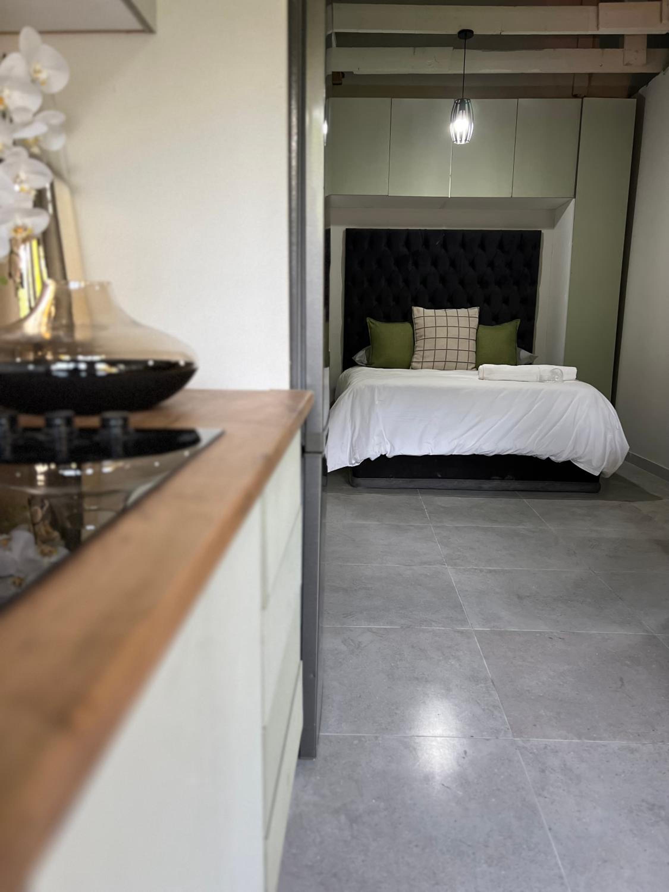 Johannesburg Vacations - Luxury apt walk to Melrose Arch 10 - Property Image 22