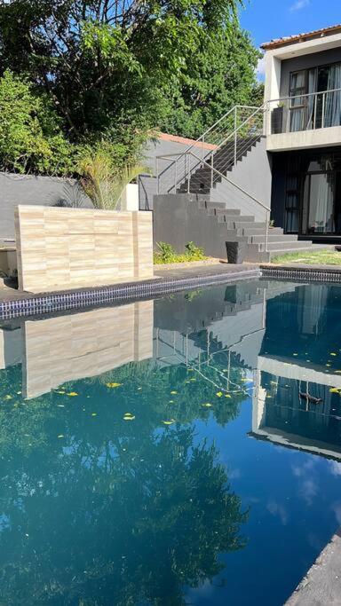 Johannesburg Vacations - Luxury apt walk to Melrose Arch 10 - Property Image 4