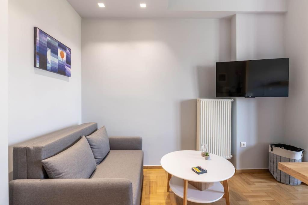 The HostMaster Vista Loft