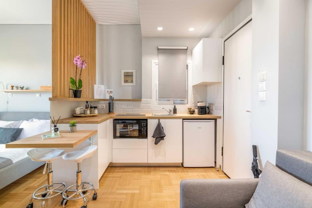 The HostMaster Vista Loft