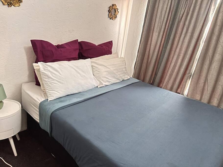 Cozy and comfortable one bedroom apartment in Roodepoort view 5