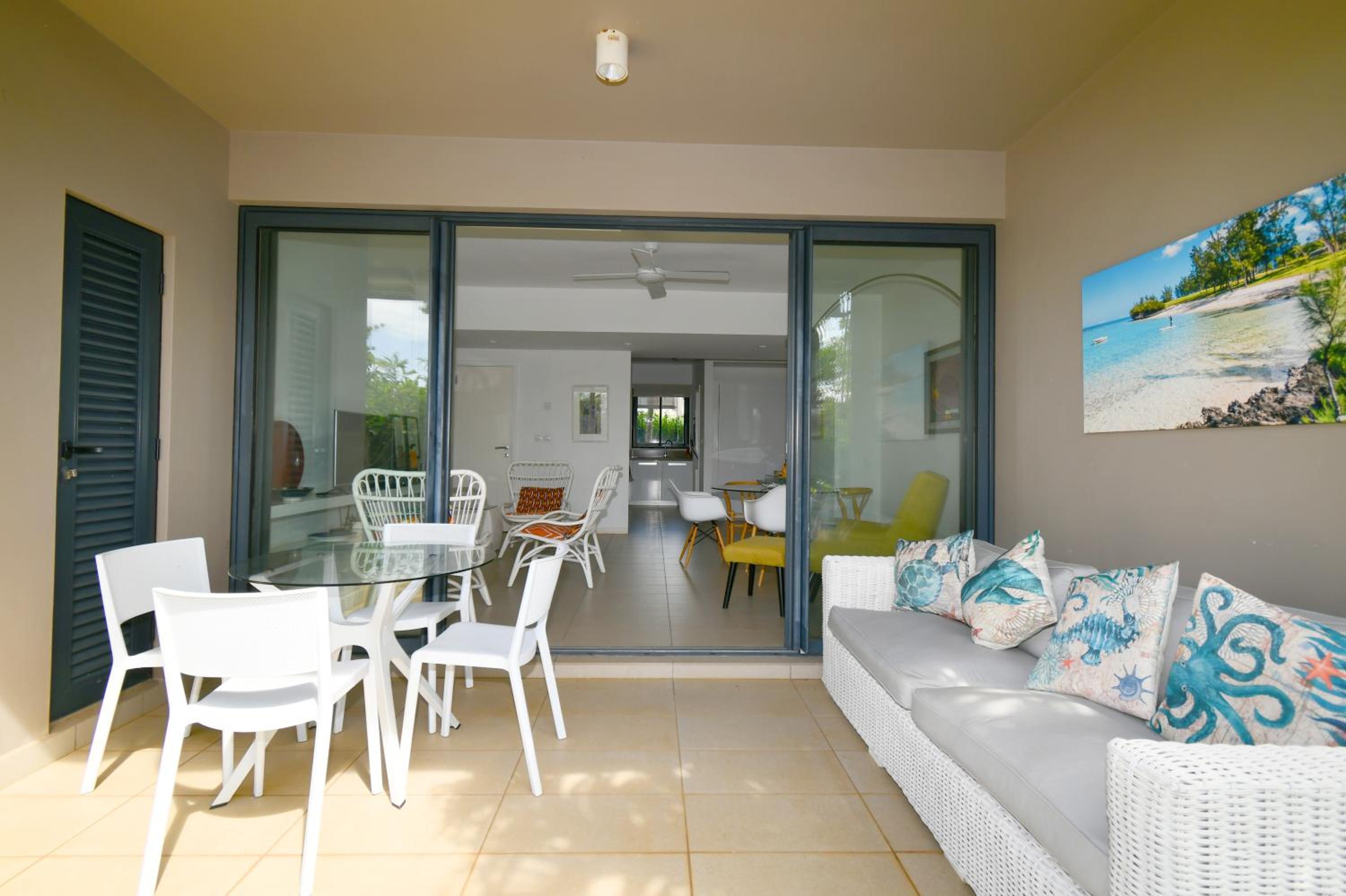 Azuri Beachside Apartment with Private Garden view 3