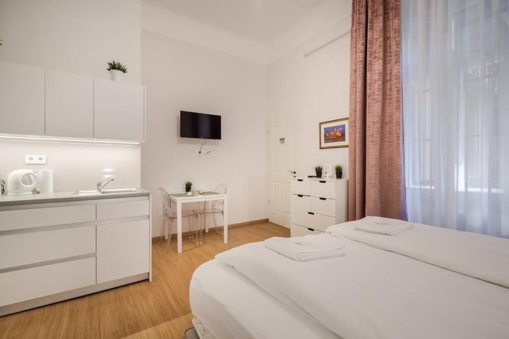 Klauzál Garden city studio K21 view 5