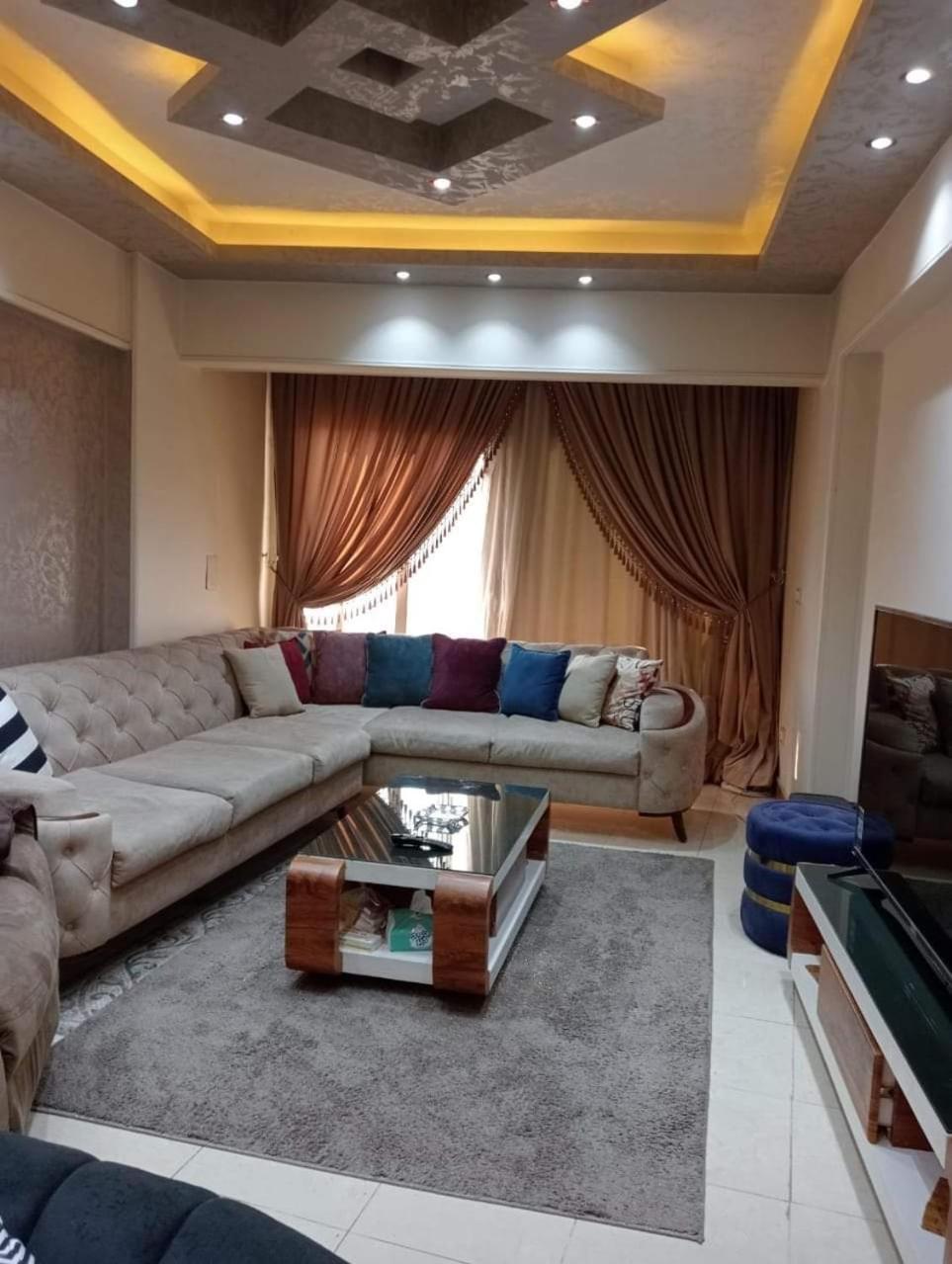 Solis Pyramids View Hotel