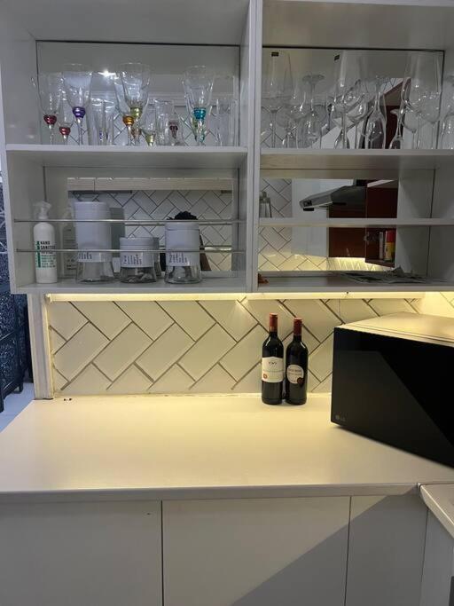 Cosy apt 10min to OR Tambo