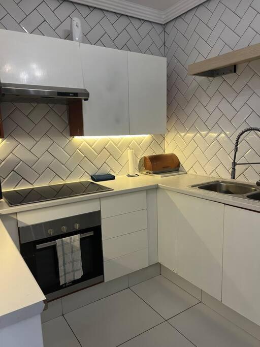 Cosy apt 10min to OR Tambo
