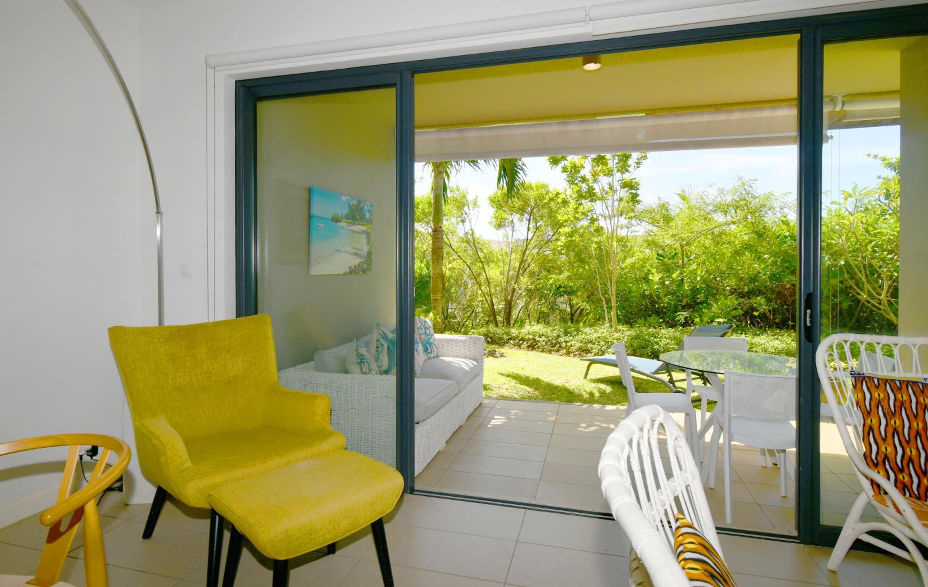Azuri Beachside Apartment with Private Garden view 4
