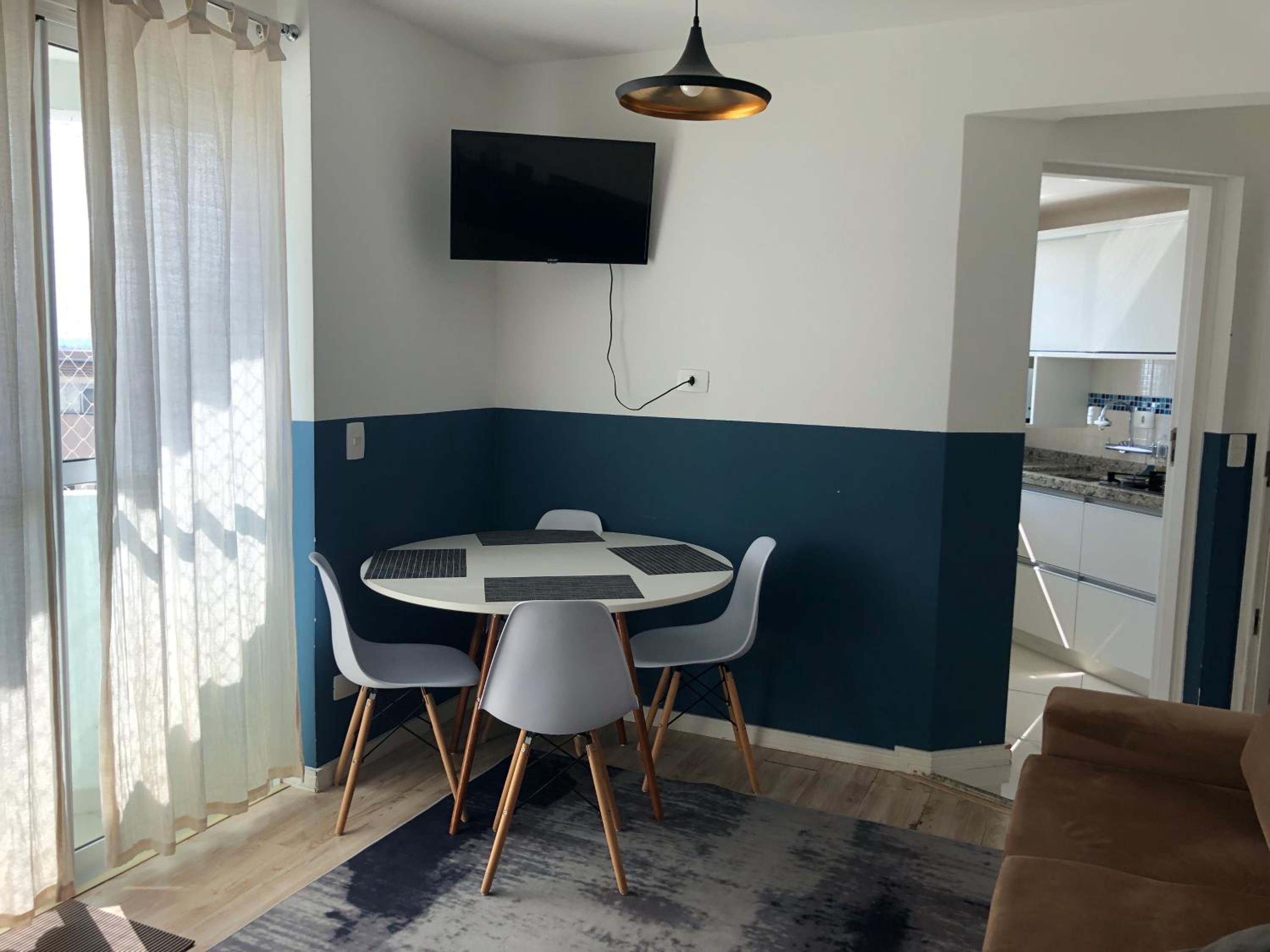Apartamento amplo, próximo de tudo!