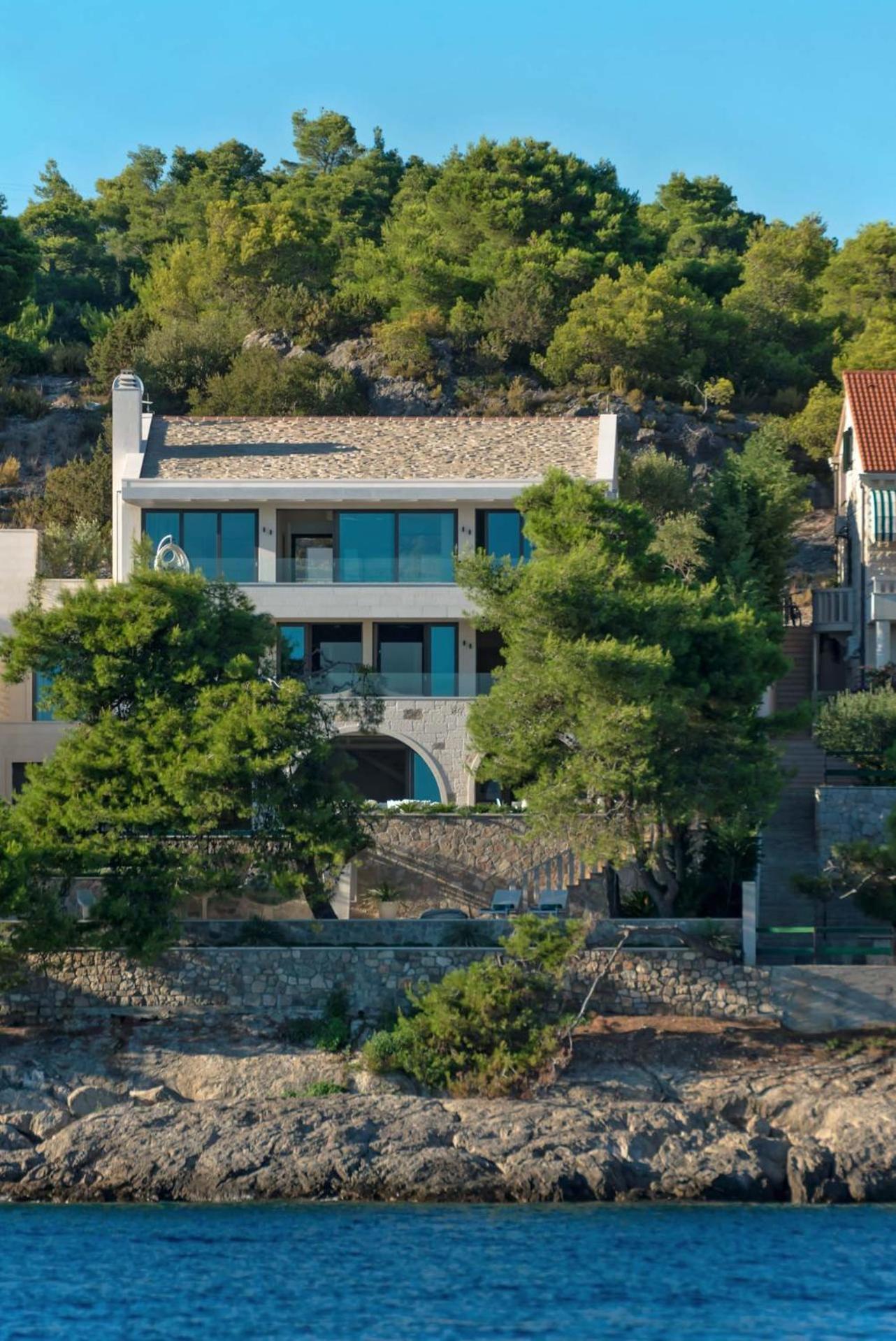 Villa Acona Selca Film Star Looks In A Glamorous Setting With Amazing view 3