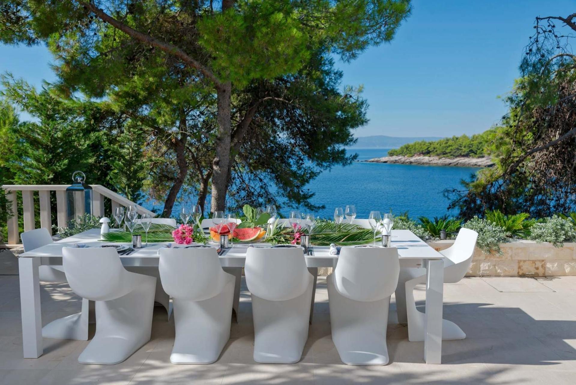 Villa Acona Selca Film Star Looks In A Glamorous Setting With Amazing view 5