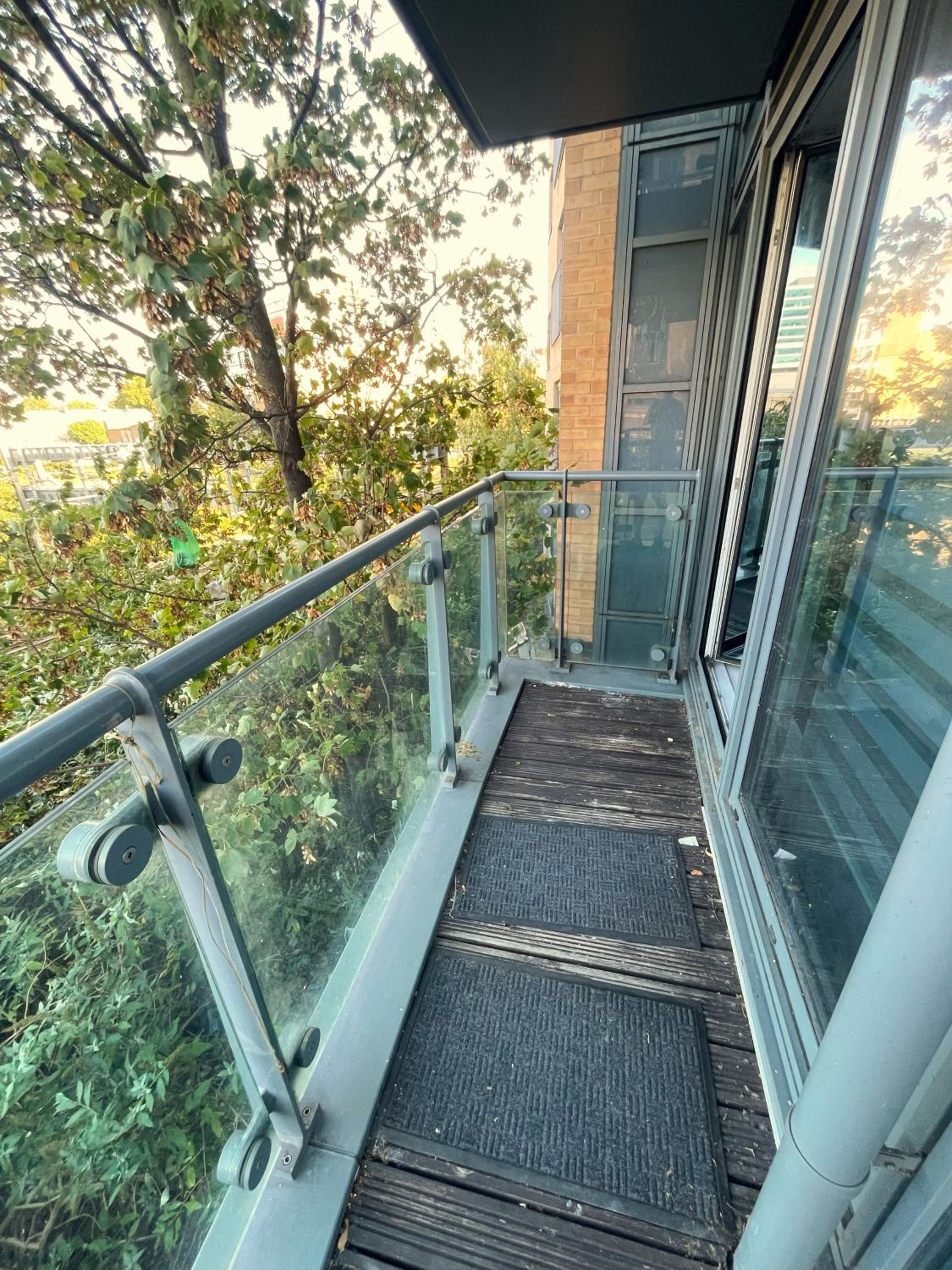Modern Central 2bed 2bath Stratford Apt