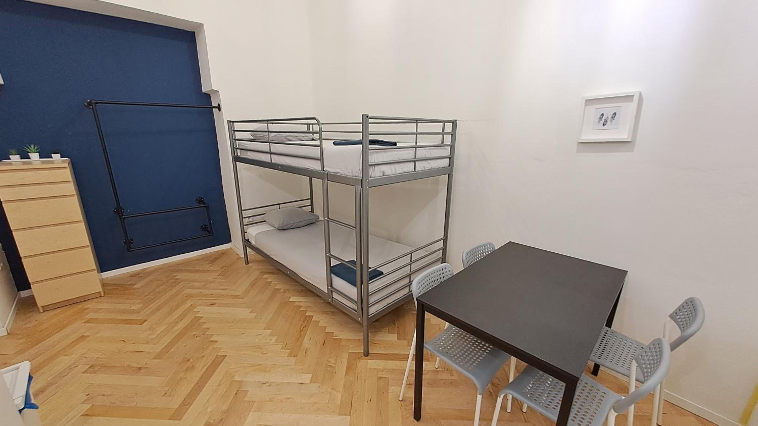 Spacious, Light Studio Apartment in Vinohrady