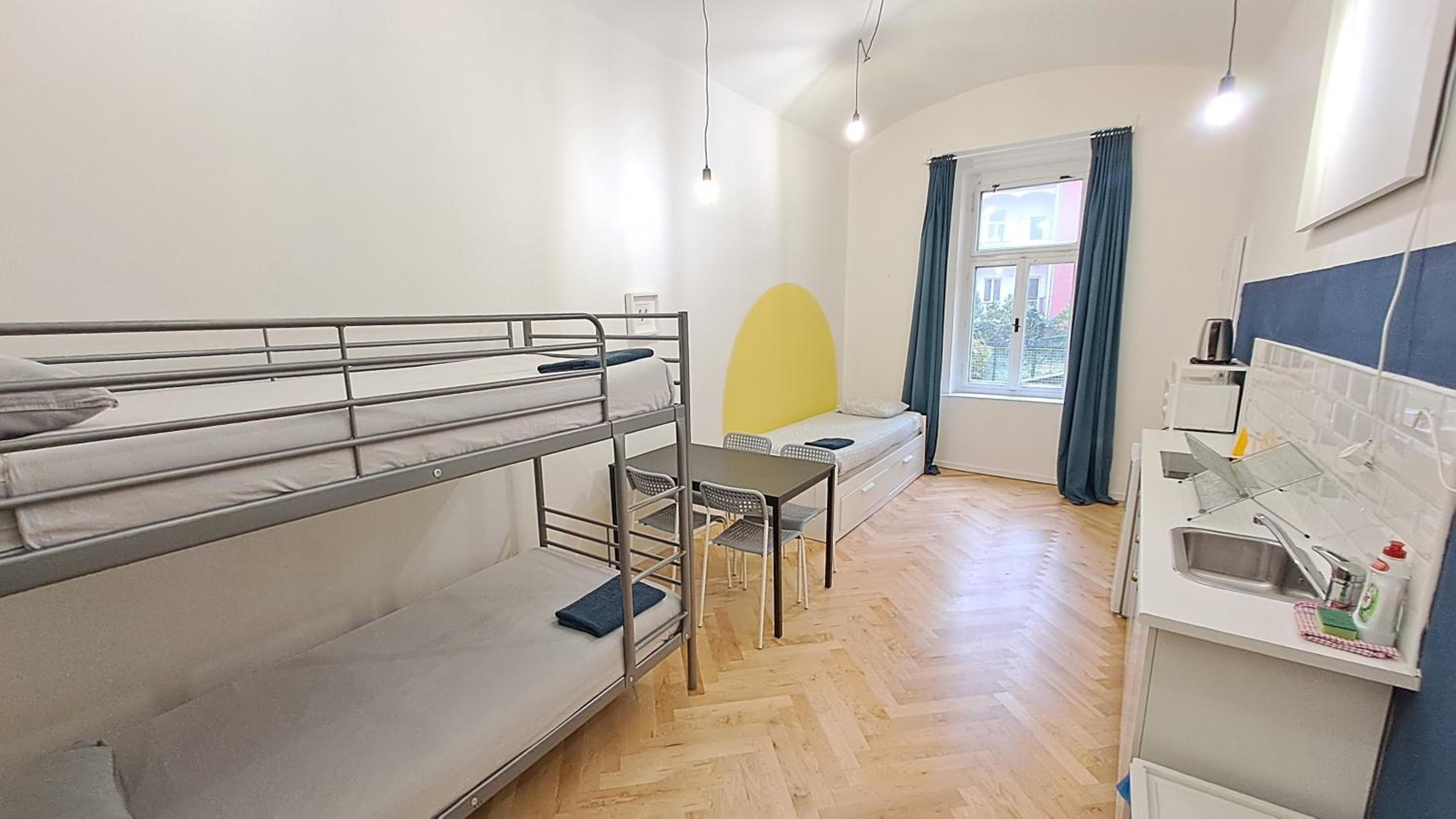 Spacious, Light Studio Apartment in Vinohrady