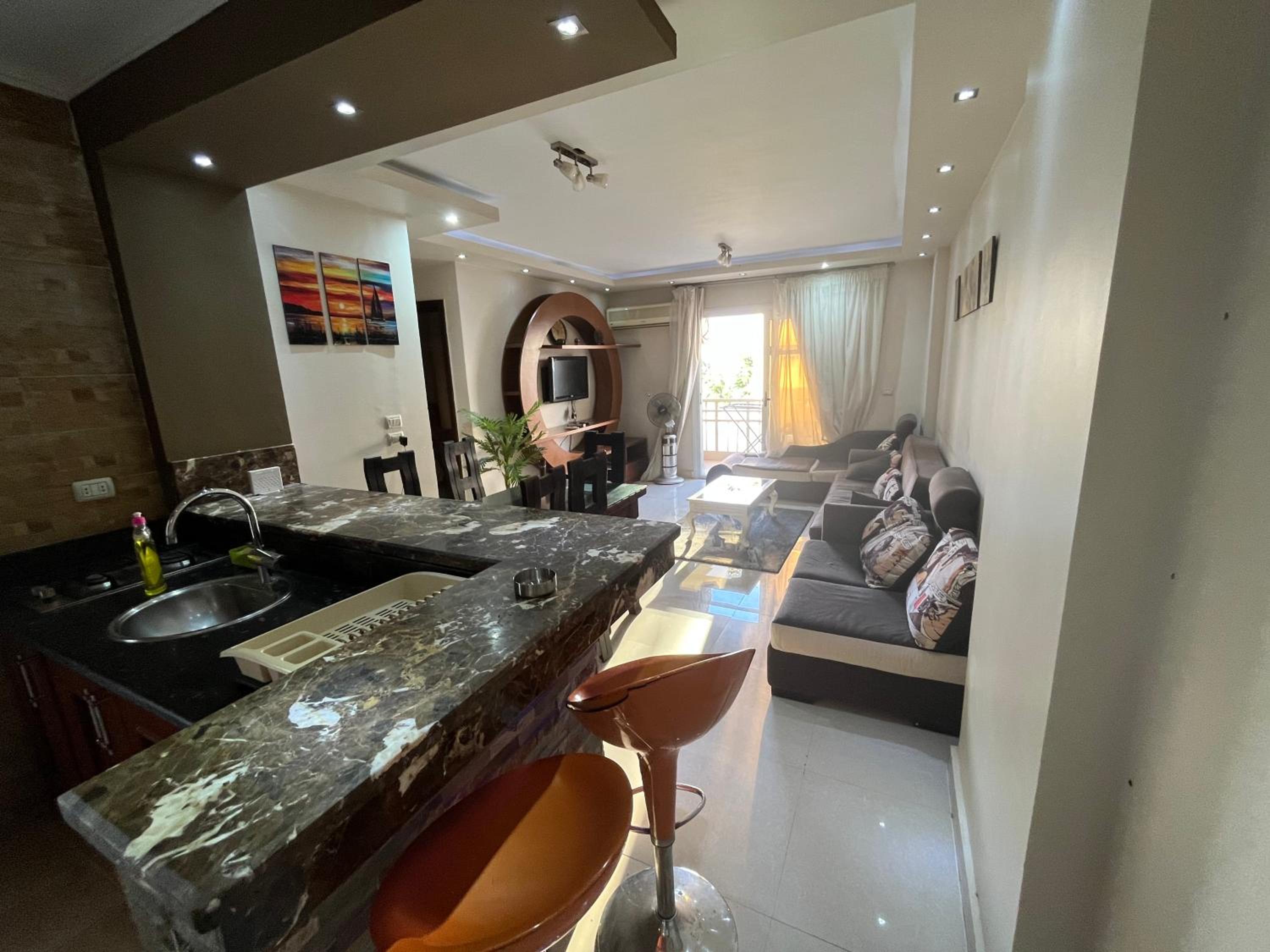 Comfortable apartment near service area &South Park &Bus station