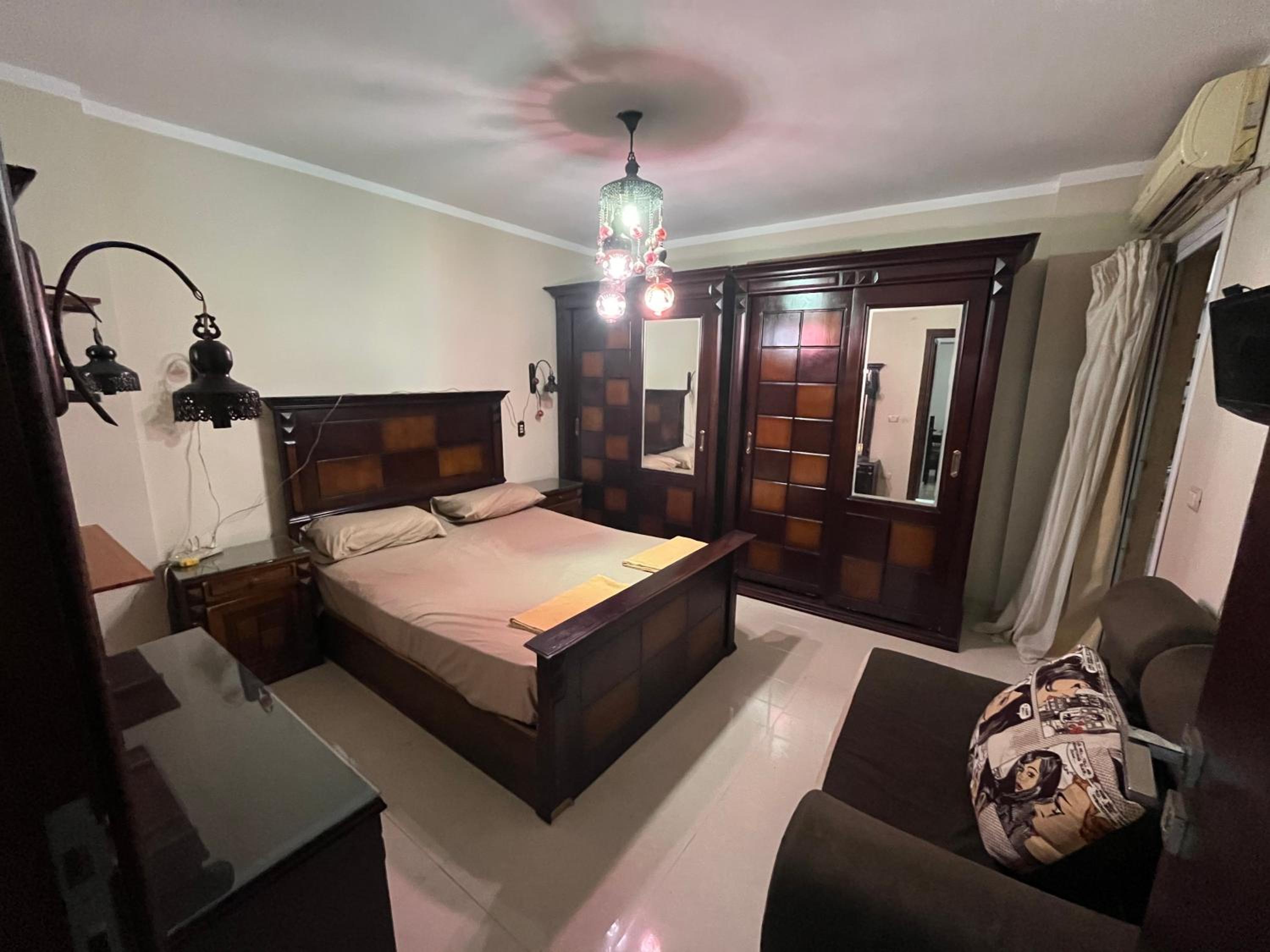 Comfortable apartment near service area &South Park &Bus station
